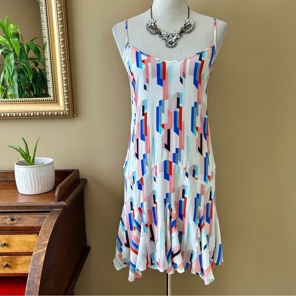 YUMI KIM Destination Dress in Split Screen Red White Blue Shift Mini Slip Size L - Picture 4 of 12